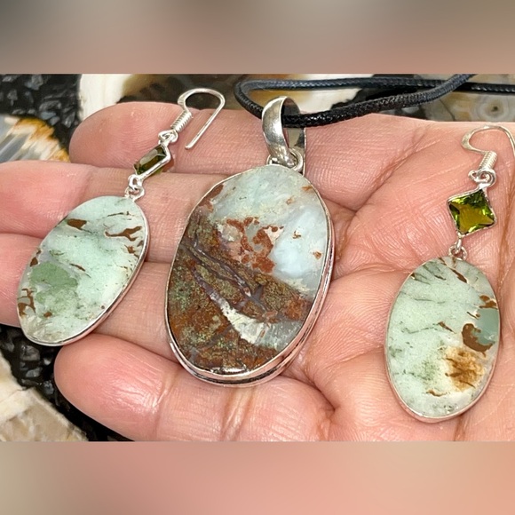 Chrysoprase Pendant & Earrings Set - Picture 4 of 17